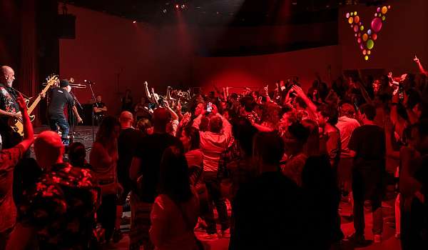 October swings, rocks and dances